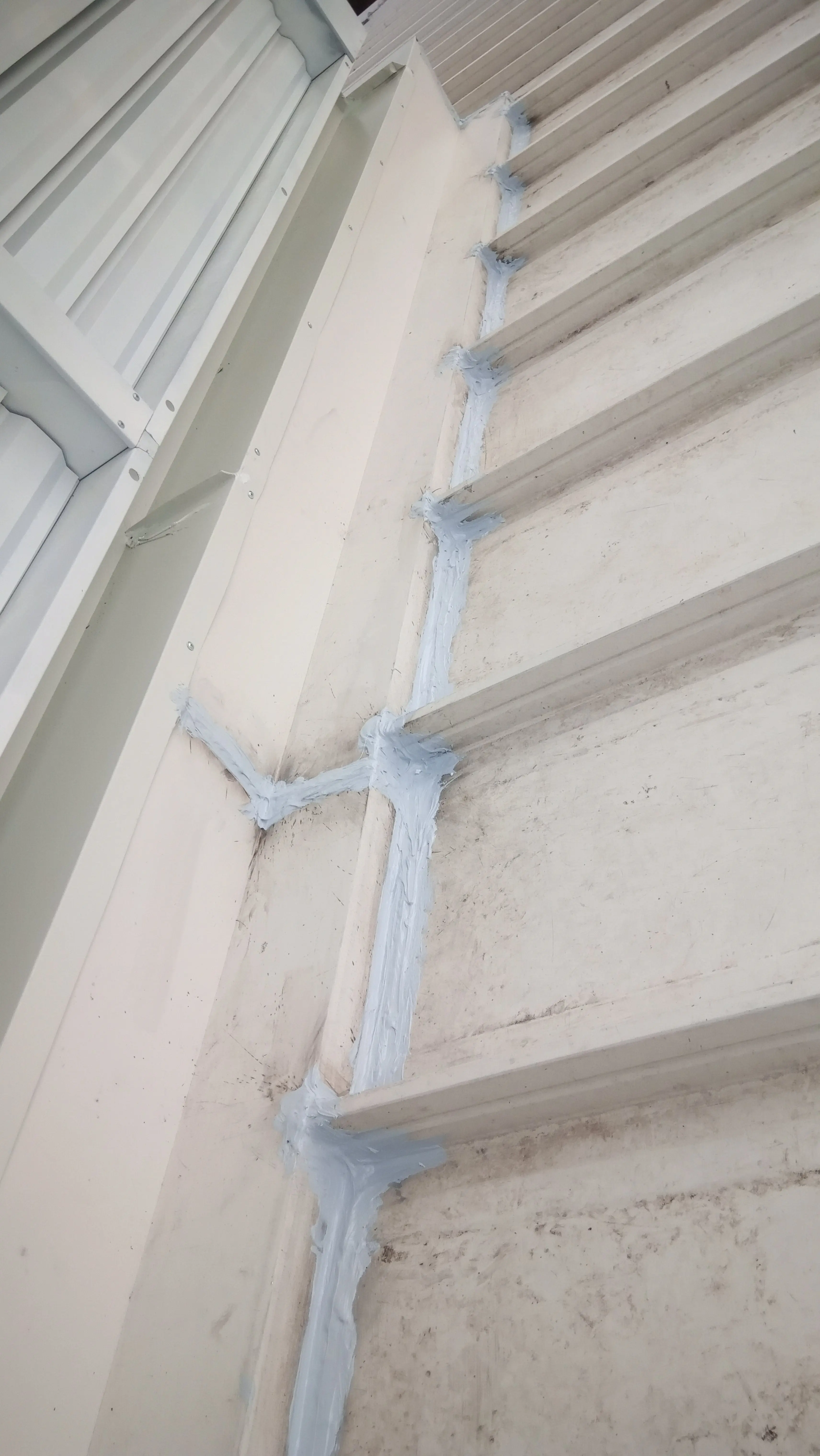 Обработени заварки на алуминиеви елементи