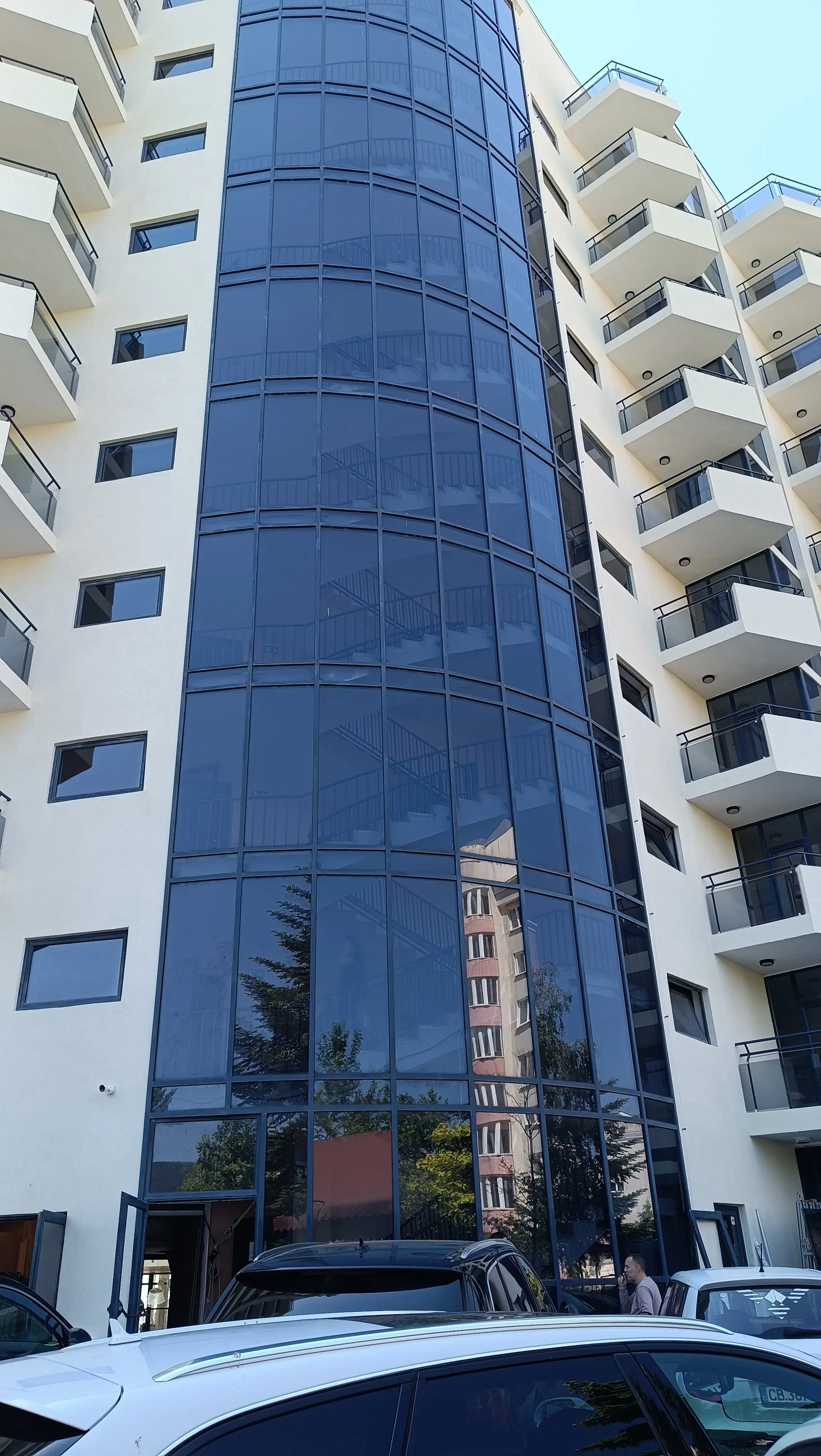 Прекрасно изпълнен проект по реновиране на фасада на хотел. Стриктно спазен проект за дизайн