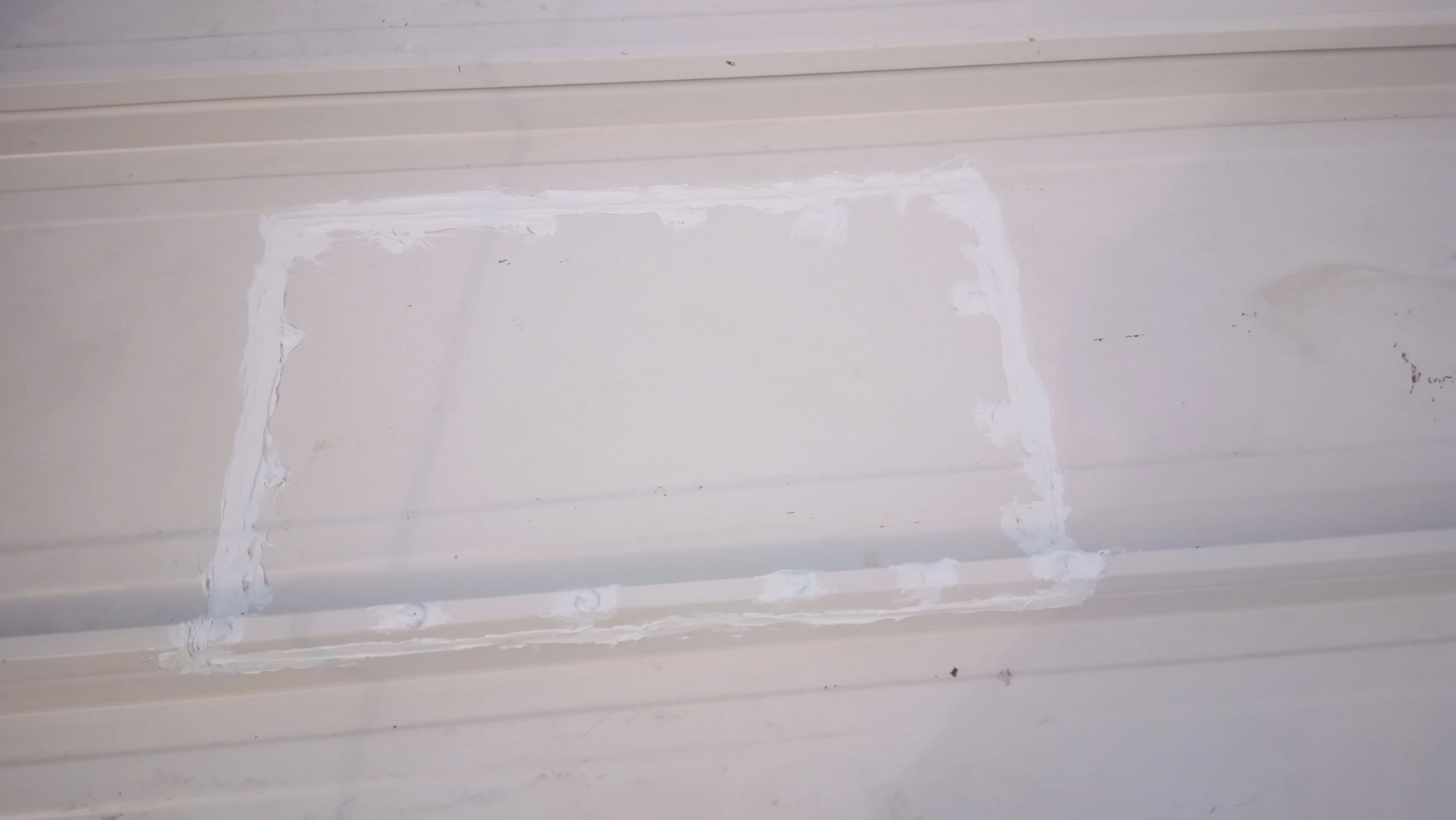 Ремонтирана повреда и премахната неизправност на покрива на Арена Бургас