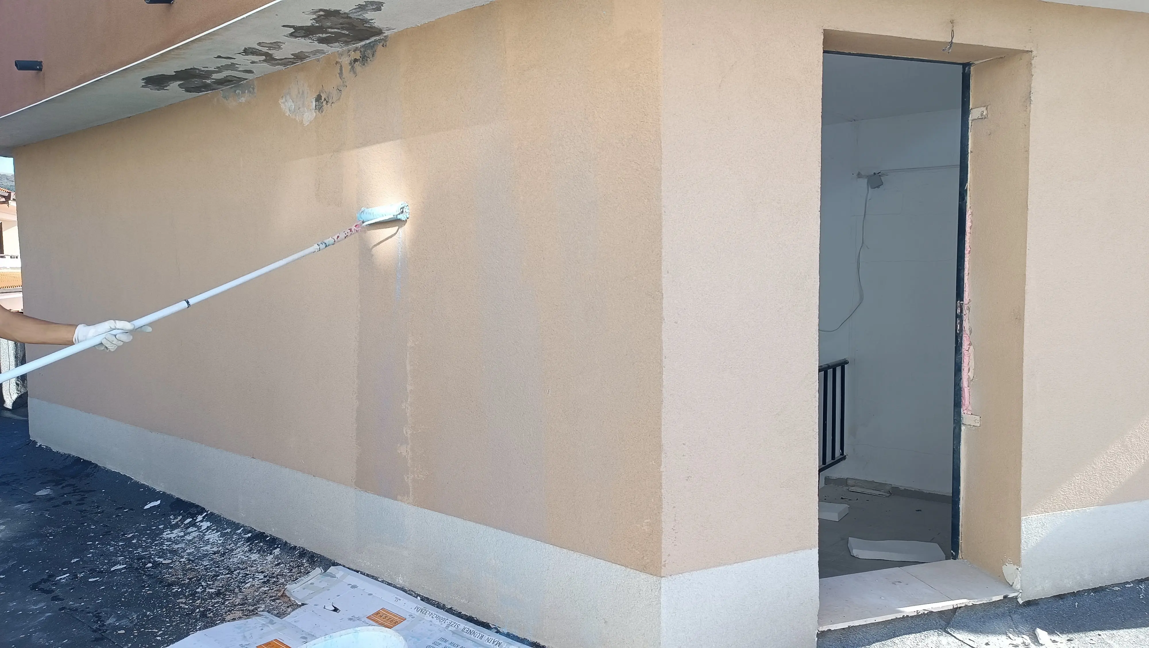 Ремонт на фасада на хотел, Слънчев бряг, подготовка на стени